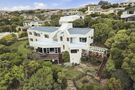 Photo of property in 28 Molyneux Close, Whitby, Porirua, 5024