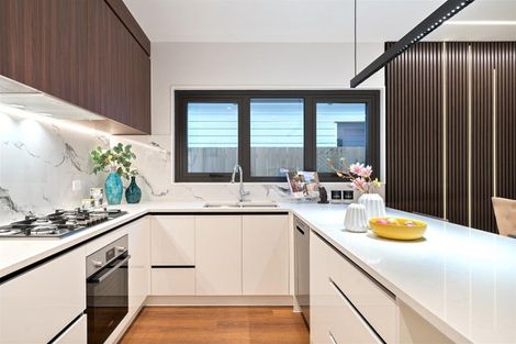 Photo of property in 25 Whakairo Crescent, Gulf Harbour, 0930