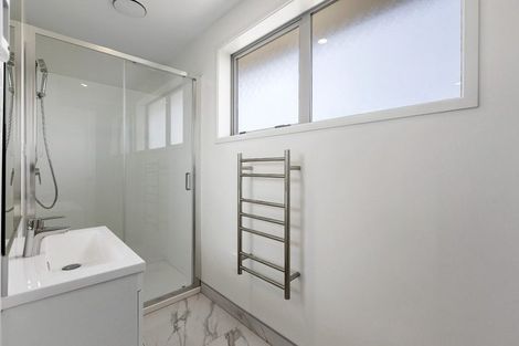 Photo of property in 47c Lynwood Road, New Lynn, Auckland, 0600