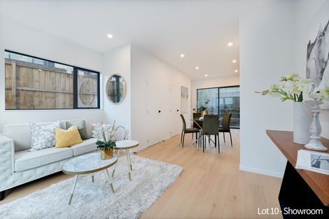 Photo of property in 62c Triangle Road, Massey, Auckland, 0614