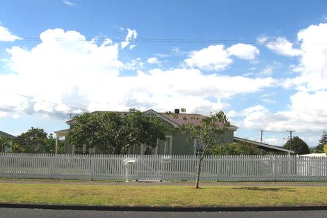 Photo of property in 64 Willerton Avenue, New Lynn, Auckland, 0600
