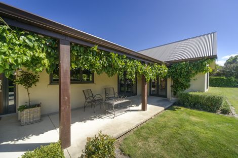 Photo of property in 443 Stoney Creek Road, Kelvin Grove, Palmerston North, 4470