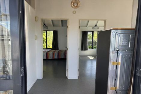 Photo of property in 58 Gladstone Road, Northcote, Auckland, 0627