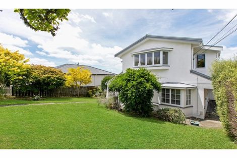 Photo of property in 1/14 Kiteroa Terrace, Rothesay Bay, Auckland, 0630
