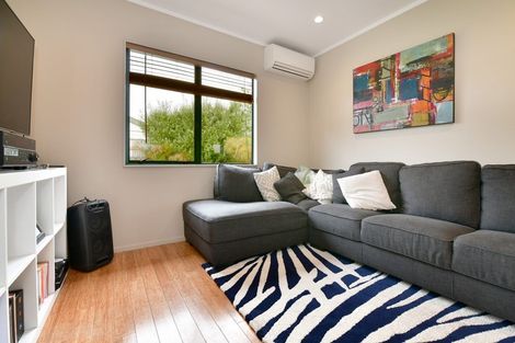 Photo of property in 1/12 Knott Road, Stanmore Bay, Whangaparaoa, 0932