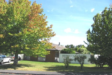 Photo of property in 50 Cockayne Crescent, Sunnynook, Auckland, 0620