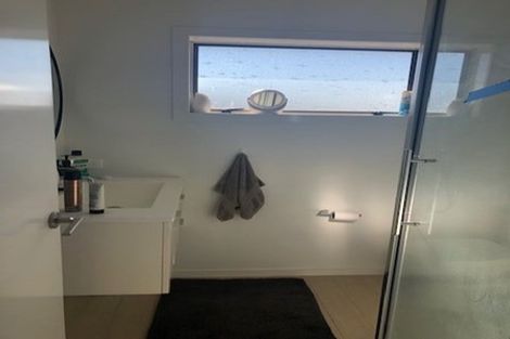 Photo of property in 3/123 Birkdale Road, Birkdale, Auckland, 0626