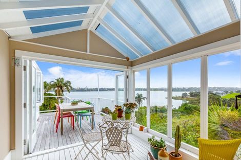 Photo of property in 22 Stanley Point Road, Stanley Point, Auckland, 0624