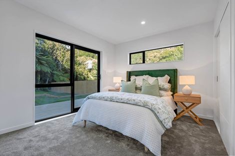 Photo of property in 8b South Lynn Road, Titirangi, Auckland, 0604