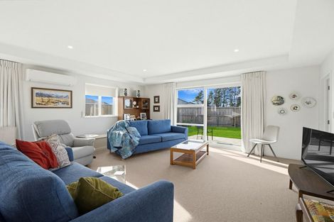 Photo of property in 37 Greig Crescent, Amberley, 7410