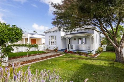 Photo of property in 7 Kowhai Street, Helensville, 0800