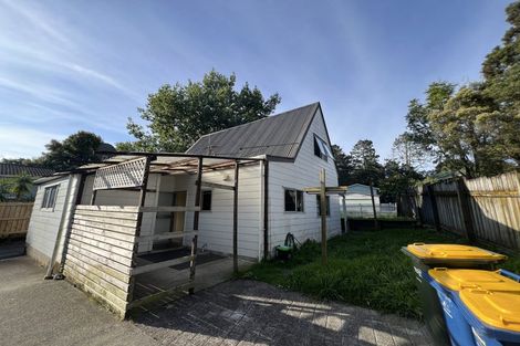 Photo of property in 99 Kemp Road, Massey, Auckland, 0614