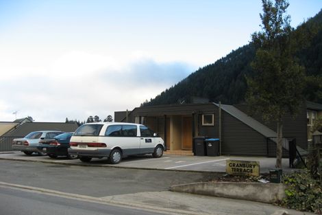 Photo of property in 108 Hallenstein Street, Queenstown, 9300