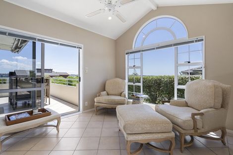 Photo of property in 1/10 Coquille Place, Half Moon Bay, Auckland, 2012