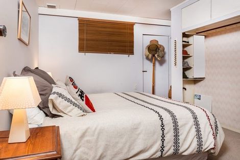 Photo of property in 2 Colwill Road, Massey, Auckland, 0614