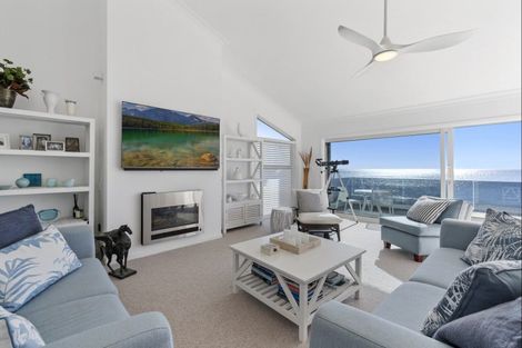 Photo of property in 85 Karewa Parade, Papamoa Beach, Papamoa, 3118