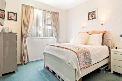 Photo of property in 6 Colwill Road, Massey, Auckland, 0614