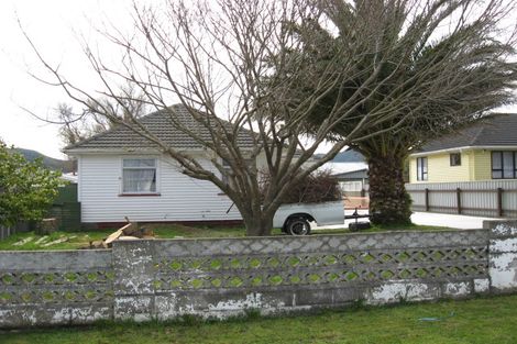 Photo of property in 10 Mckay Street, Wainuiomata, Lower Hutt, 5014