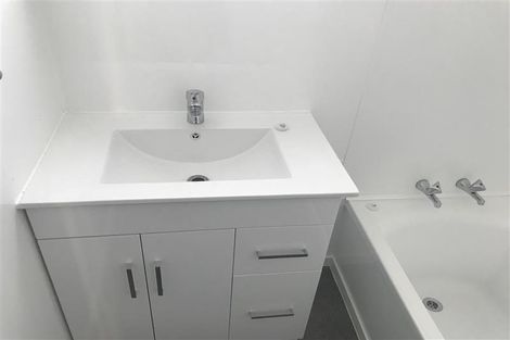 Photo of property in 15 Geoffrey Place, Mangere East, Auckland, 2024