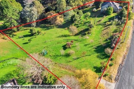 Photo of property in 215 Kaipara Road, Papakura, 2582