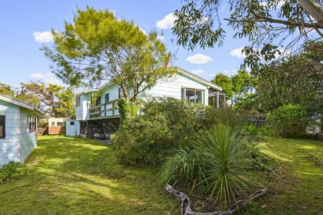 Photo of property in 8 Duncan Street, Waikawa Beach, Manakau, 5573