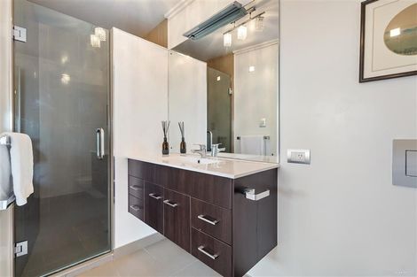 Photo of property in 21 Bayview Park Lane, Orewa, 0931