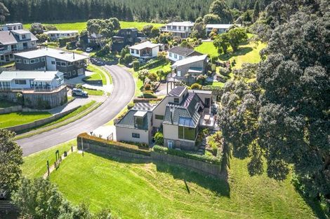 Photo of property in 118 Bambury Place, Onemana, Whangamata, 3691