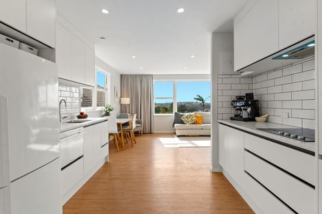 Photo of property in 2/19 Bishopgate Street, Birkdale, Auckland, 0626