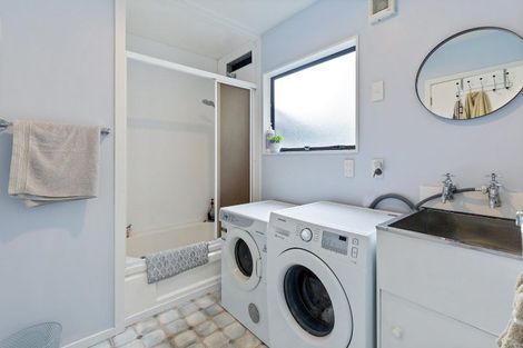 Photo of property in 78 Vodanovich Road, Te Atatu South, Auckland, 0610