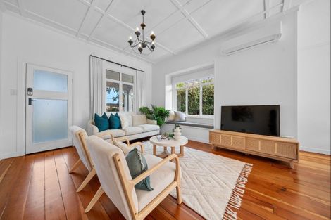 Photo of property in 257 Carrington Street, Vogeltown, New Plymouth, 4310
