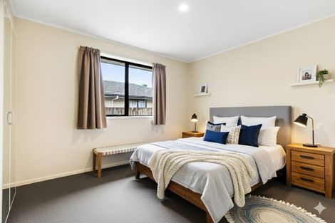 Photo of property in 14 Dovey Place, Massey, Auckland, 0614