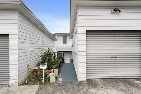 Photo of property in 28/3 Hulme Place, Henderson, Auckland, 0612