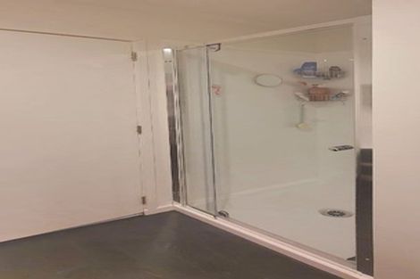 Photo of property in 4/49 Henderson Valley Road, Henderson, Auckland, 0612