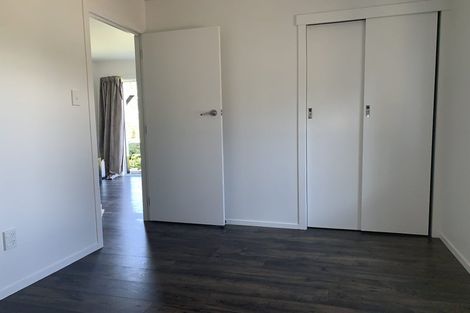 Photo of property in 111 Pupuke Road, Northcote, Auckland, 0627