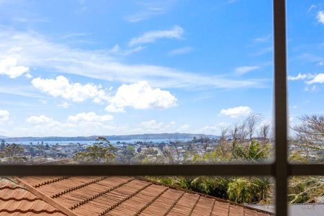Photo of property in 2/4 Holt Avenue, Torbay, Auckland, 0630