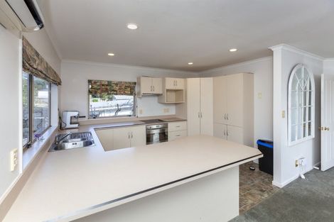 Photo of property in 118 Seaview Road, Paraparaumu Beach, Paraparaumu, 5032