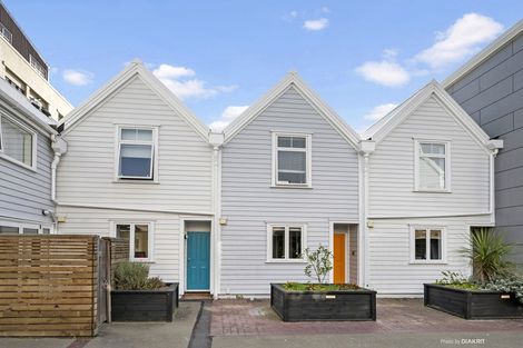 Photo of property in Victoria Villas, 42/35u Pirie Street, Mount Victoria, Wellington, 6011