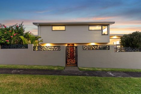 Photo of property in 99 Exmouth Road, Northcote, Auckland, 0627