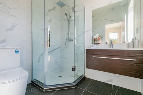 Photo of property in 42 Schoolside Road, Kumeu, 0810
