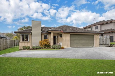 Photo of property in 4 Fairford Avenue, Henderson, Auckland, 0612