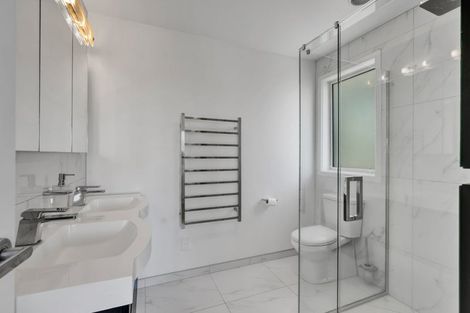 Photo of property in 4 Vardon Way, Waiwhakaiho, New Plymouth, 4312