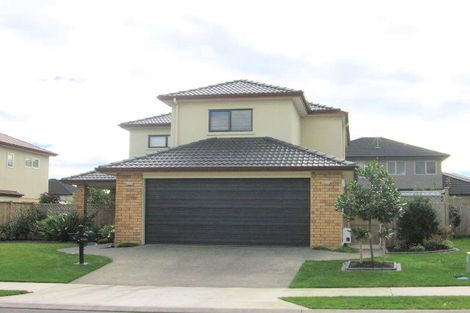 Photo of property in 18 Coachman Drive, Flat Bush, Auckland, 2016