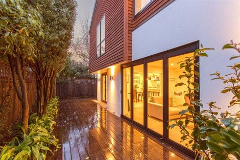 Photo of property in 35 Hawkesbury Avenue, St Albans, Christchurch, 8014