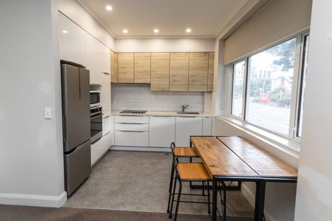 Photo of property in Fountain Court, 16/48u Oriental Parade, Oriental Bay, Wellington, 6011