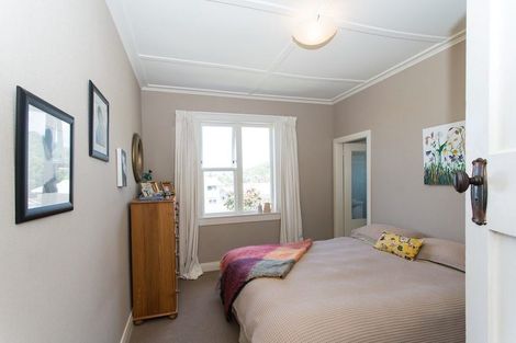 Photo of property in 25 Omar Street, Khandallah, Wellington, 6035