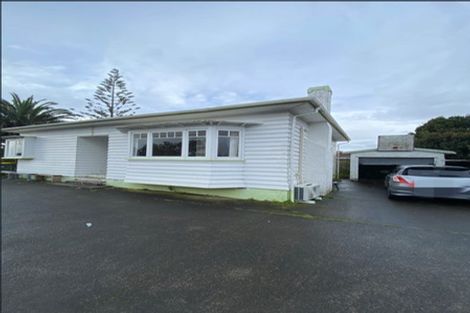 Photo of property in 3170 Great North Road, New Lynn, Auckland, 0600