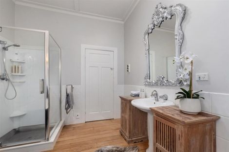 Photo of property in 2 Glade Place, Birkenhead, Auckland, 0626