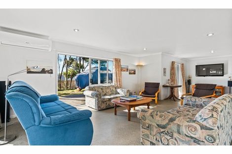 Photo of property in 11 Seabreeze Road, Mangawhai Heads, Mangawhai, 0505
