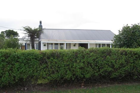Photo of property in 884 East Coast Road, Northcross, Auckland, 0630