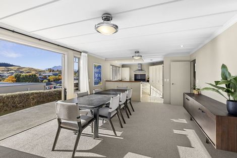 Photo of property in 100 Kings Drive, Wanaka, 9305